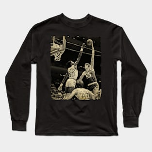 Mark Eaton vs Ralph Sampson, Two Monsters Battling in The Paint Long Sleeve T-Shirt